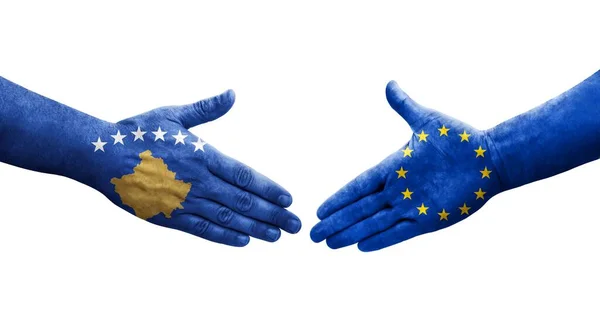 Handslag Mellan Och Kosovos Flaggor Målade Händer Isolerad Genomskinlig Bild — Stockfoto