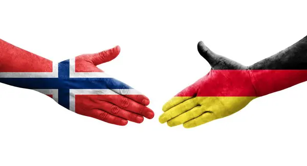 Handslag Mellan Tyskland Och Norge Flaggor Målade Händer Isolerad Transparent — Stockfoto