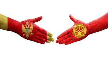 Kırgızistan ve Karadağ bayrakları arasındaki el sıkışma ellerinde resmedilmiş, şeffaf bir görüntü.