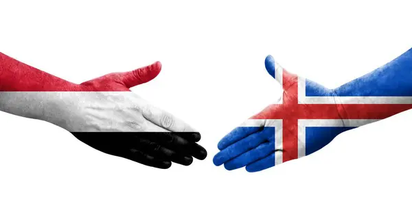 Kézfogás Izland Jemen Zászlók Festett Kézen Elszigetelt Átlátszó Kép — Stock Fotó