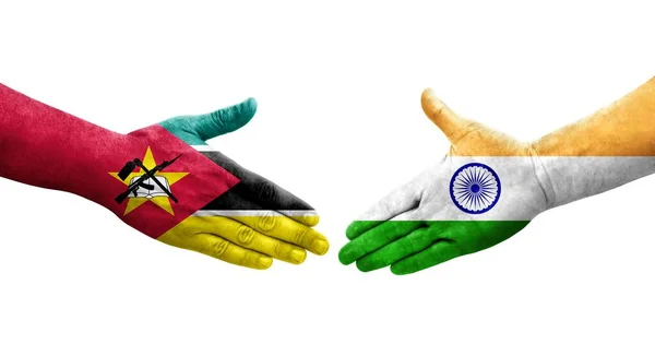 Handdruk Tussen India Mozambique Vlaggen Geschilderd Handen Geïsoleerd Transparant Beeld — Stockfoto