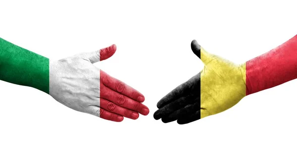 Handslag Mellan Italien Och Belgien Flaggor Målade Händer Isolerad Transparent — Stockfoto