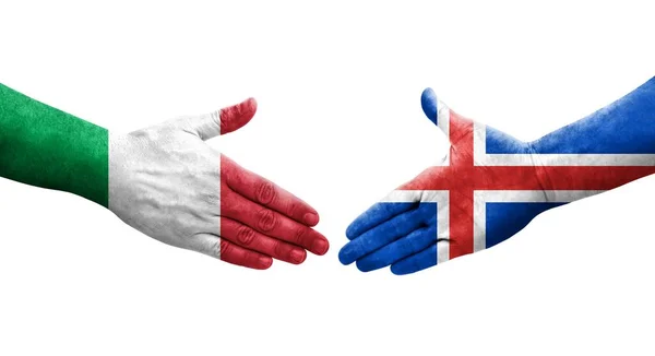 Handshake Entre Itália Islândia Bandeiras Pintadas Mãos Imagem Transparente Isolada — Fotografia de Stock