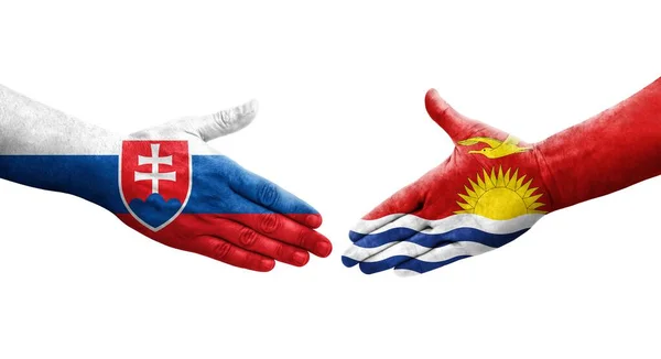 Handslag Mellan Kiribati Och Slovakien Flaggor Målade Händer Isolerad Transparent — Stockfoto
