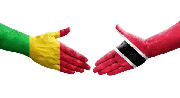 Mali Trinidad Tobago Bayrakları Arasındaki Sıkışma Ellerinde Izole Şeffaf Görüntü — Stok fotoğraf