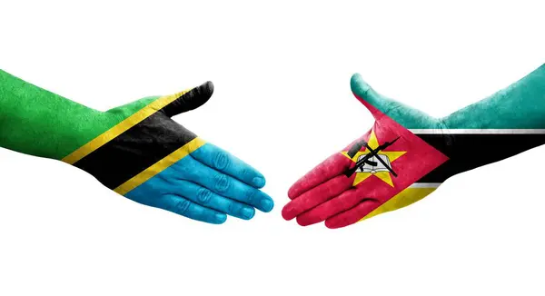 Aperto Mão Entre Moçambique Tanzânia Bandeiras Pintadas Mãos Imagem Transparente — Fotografia de Stock