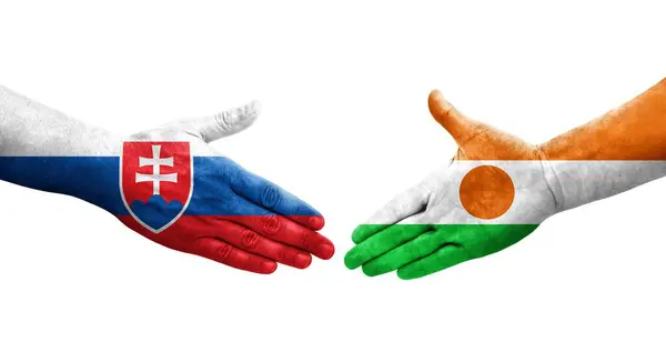Aperto Mão Entre Níger Eslováquia Bandeiras Pintadas Mãos Imagem Transparente — Fotografia de Stock