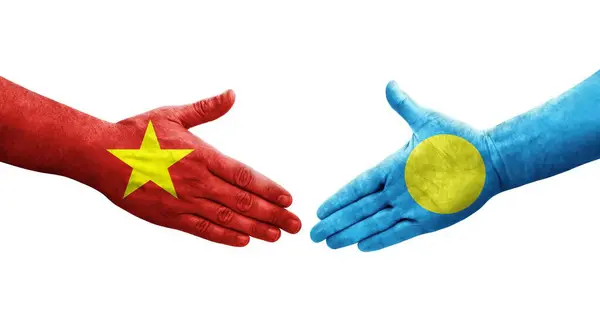 Рукостискання Між Палау Єтнамськими Прапорами Намальоване Руках Ізольоване Прозоре Зображення — стокове фото