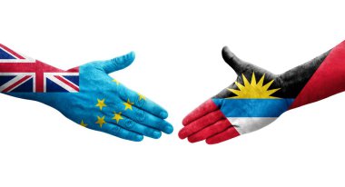 Tuvalu ve Antigua Barbuda bayrakları arasındaki el sıkışma ellerinde izole şeffaf görüntü.