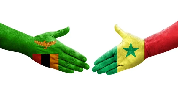 Handshake Entre Senegal Zâmbia Bandeiras Pintadas Mãos Imagem Transparente Isolada — Fotografia de Stock