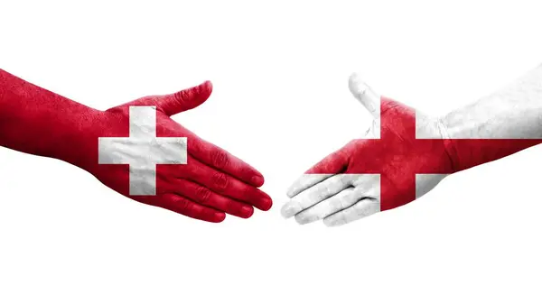 Aperto Mão Entre Suíça Inglaterra Bandeiras Pintadas Mãos Imagem Transparente — Fotografia de Stock