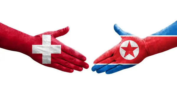 Aperto Mão Entre Suíça Coreia Norte Bandeiras Pintadas Mãos Imagem — Fotografia de Stock