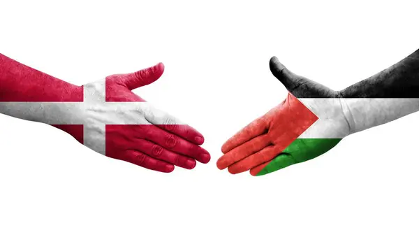 巴勒斯坦和丹麦国旗之间的握手手绘 孤立透明的图像 — 图库照片