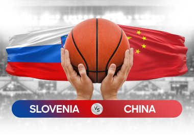 Slovenya Çin milli basketbol takımlarına karşı basketbol topu yarışma kupası konsepti imajı