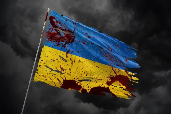 Ucrânia Rasgado Bandeira Fundo Céu Escuro Com Manchas Sangue Imagem De Stock