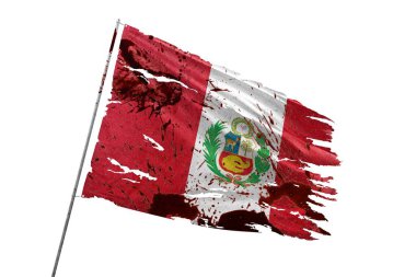 Kan lekeleriyle saydam arkaplanda Peru bayrağı yırtılmış..