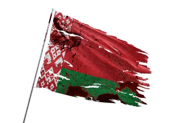 Belarus kan lekeleriyle saydam arkaplanda yırtık bayrak.