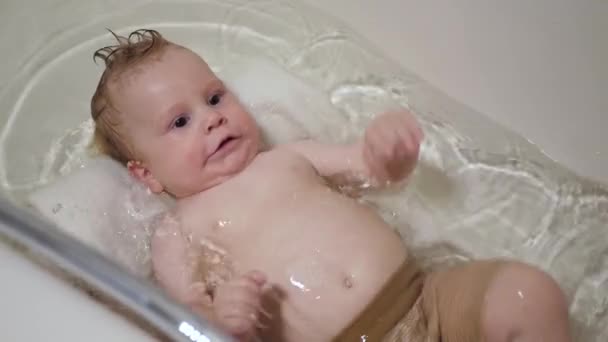 70,348 Bath Videos, lizenzfreies Stock Bath Footage | Depositphotos