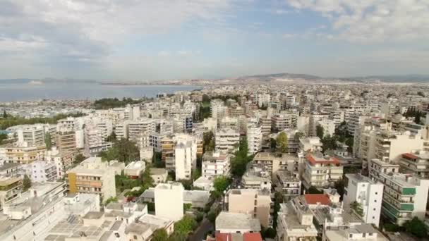 Nowoczesna Dzielnica Mieszkaniowa Greckiego Miasta Ateny Nad Brzegiem Morza Otoczona — Wideo stockowe