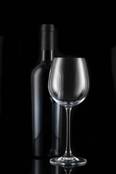 Wine Bottle Wine Glass Front Black Backgound — Stock Photo, Image