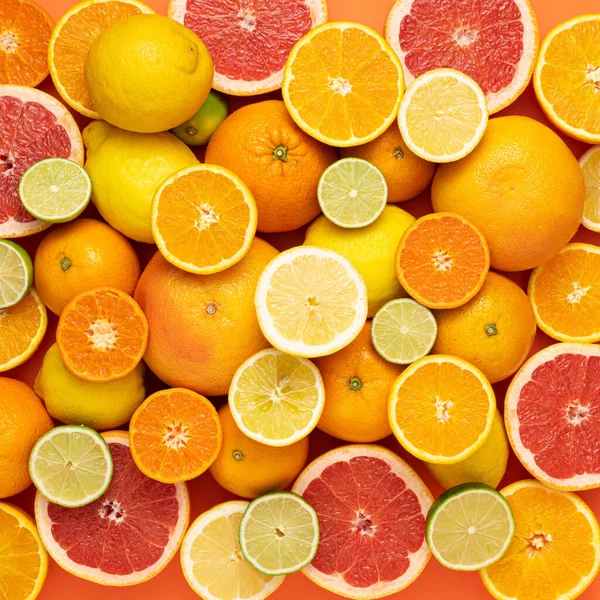 果香和多汁水果的概念 顶部视图 鲜切片 全柑橘类水果为闭合果香 — 图库照片
