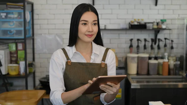 Coffee Shop Concept Resolution Asian Woman Checking Merchandise Store Using — Foto de Stock