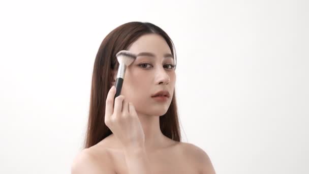 Beauty Konzept Der Auflösung Asiatische Mädchen Bürsten Ihre Wangen Mit — Stockvideo
