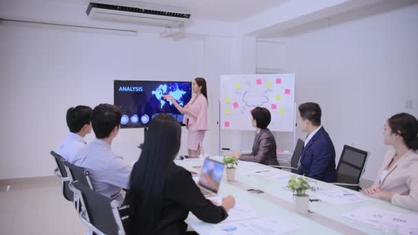Business Concept Resolution Asian Young Business People Group Have Discussion — Vídeo de Stock