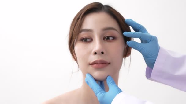 Krásný Koncept Rozlišení Asijské Žena Příprava Operaci Obličeje Bílém Pozadí — Stock video