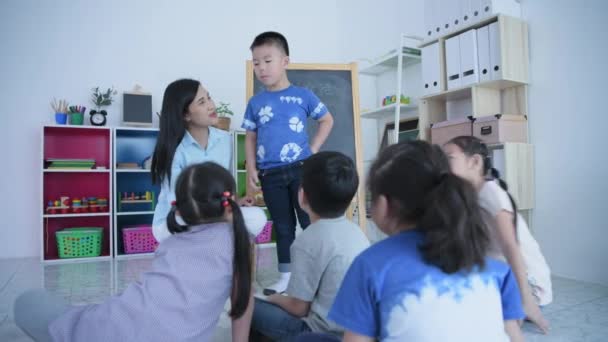 Chinese Wording Translation Self Introduction Educational Concept Resolution Teacher Teaching — Video