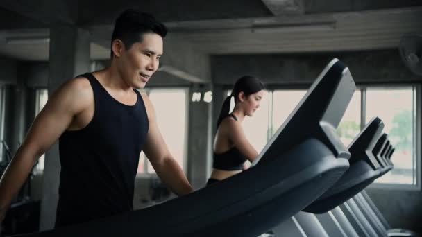 Concepto Fitness Resolución Atleta Corriendo Una Cinta Correr Forma — Vídeo de stock