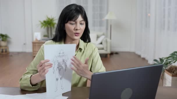 Conceito Negócio Resolução Jovem Designer Asiática Apresentando Seu Trabalho Escritório — Vídeo de Stock