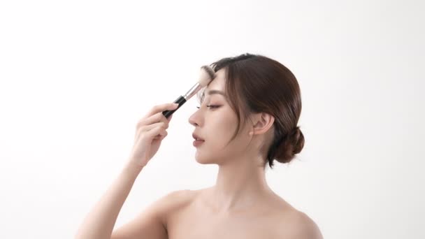 Beauty Concept Resolution Asian Girls Brushing Cheeks Powder Foundation — Stock Video