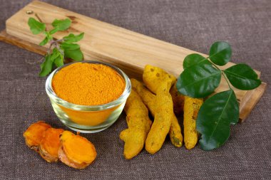 Haldi, Haldi Tozu, Çiğ zerdeçal ya da Kacchi Haldi, Hint Baharatı