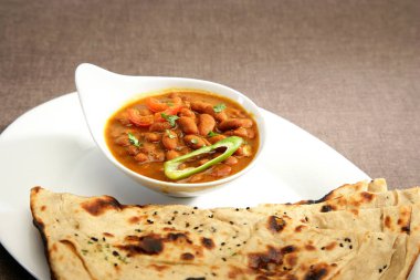 Rajma ya da Kırmızı Böbrek Fasulyesi ve Hint yemeği.