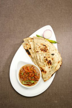 Rajma ya da Kırmızı Böbrek Fasulyesi ve Hint yemeği.