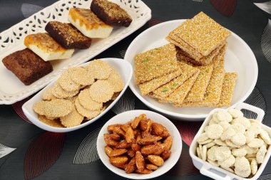 Gajak veya susam tohumu Jaggery grubu