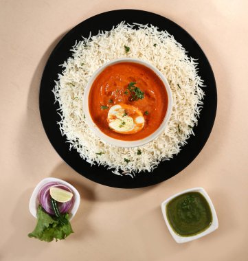 Yumurta körisi ve pirinç, Hint yemeği.