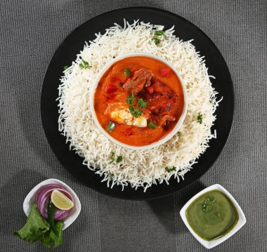 Yumurta körisi ve pirinç, Hint yemeği.