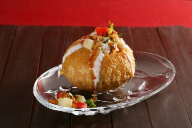 Raj Kachori veya Rajashtani Raj Kachori Chaat, Hint yemeği