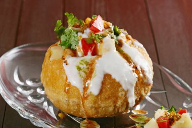 Raj Kachori veya Rajashtani Raj Kachori Chaat, Hint yemeği