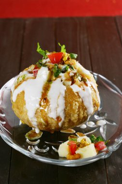 Raj Kachori veya Rajashtani Raj Kachori Chaat, Hint yemeği