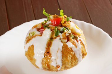 Raj Kachori veya Rajashtani Raj Kachori Chaat, Hint yemeği