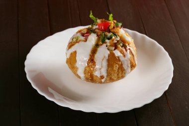 Raj Kachori veya Rajashtani Raj Kachori Chaat, Hint yemeği