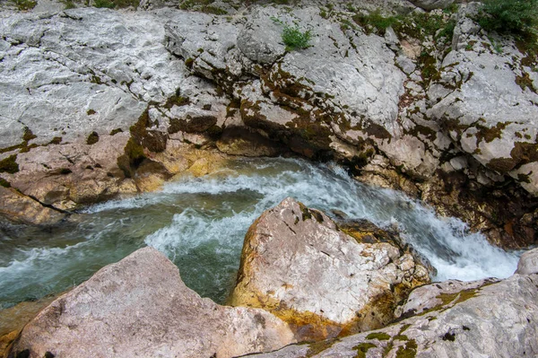 Increíble Agua Salvaje Valle Mala Korita Soce Pequeño Arroyo Turquesa — Foto de Stock