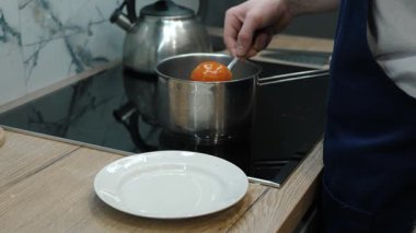 Mükemmel pişirilmiş domatesler lezzetli ve ağız sulandırıcı sonuçları her zaman garanti eder. Her yemek ve atıştırmalık için mükemmel.