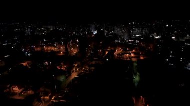 Yerleşim yerinin Gece Havası Görünümü