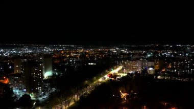 Aydınlanmış Sokaklar ile Chisinau Şehri Hava Gecesi Görünümü