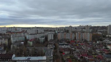 Gün Işığı 'nda Yoğun Kentsel Konut