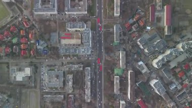 Kentsel Mahalle ve Trafik Yukarıdan Aşağı Hava Görünümü